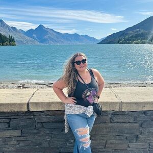 Meet your Posher, Natalie